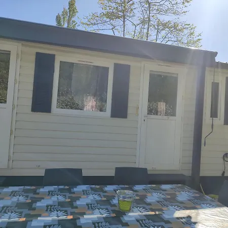 Mobil-home Calme, Familial Sans Vis A Vis