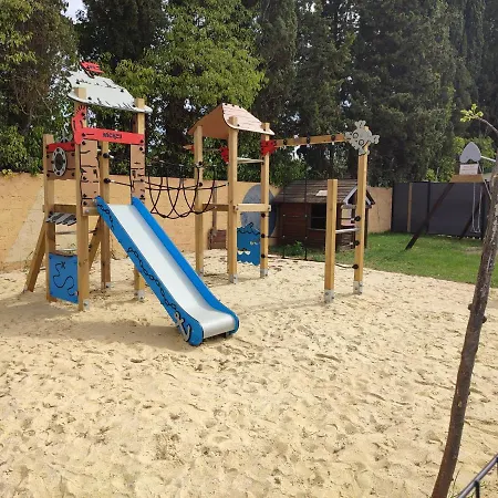 Mobil-home Calme, Familial Sans Vis A Vis Campsite
